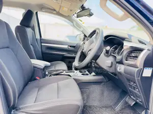 New Toyota Hilux 2021 Black
