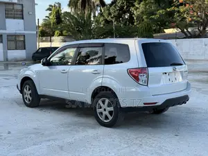 Subaru Forester 2.0D X 2011 White