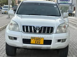 Toyota Land Cruiser Prado 2005 White