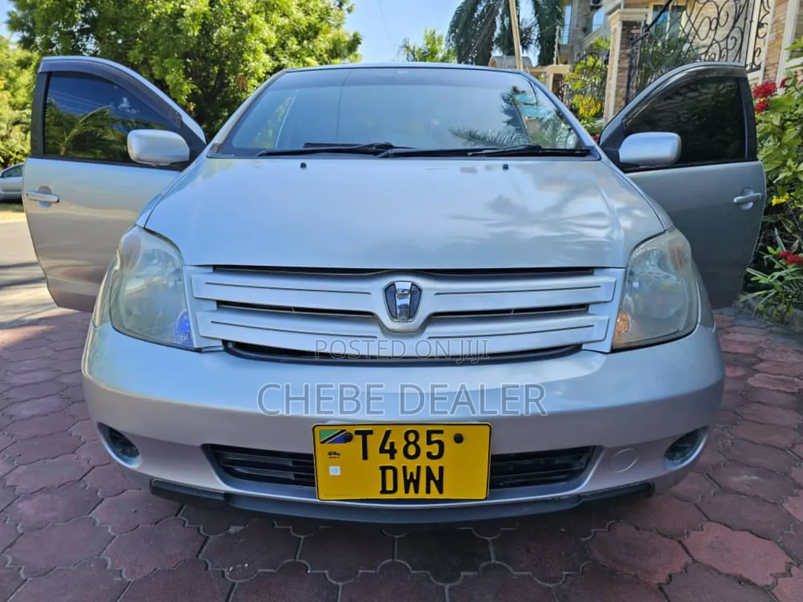 Toyota IST 2003 Silver