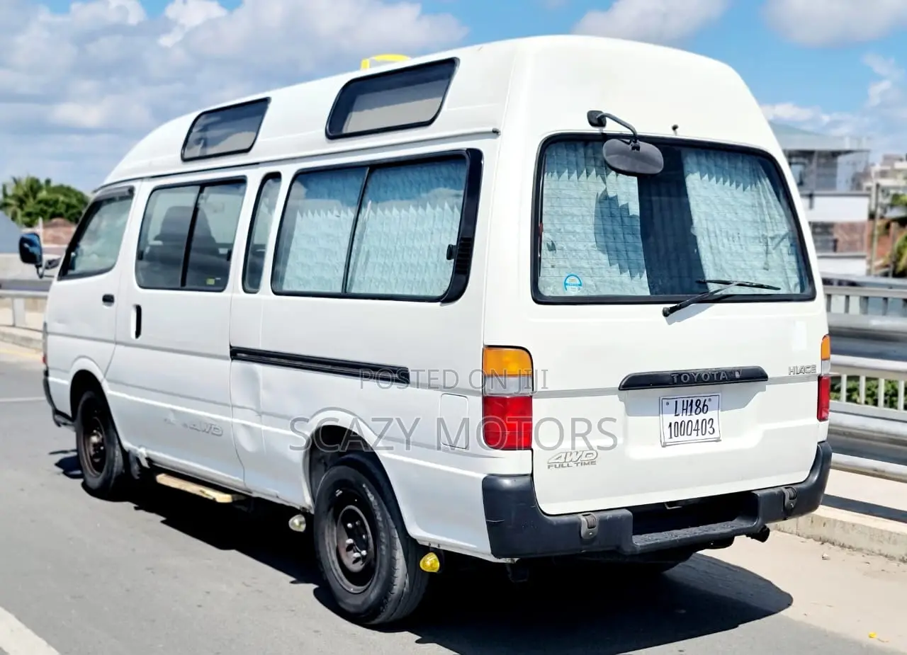 Toyota HiAce 2002 White