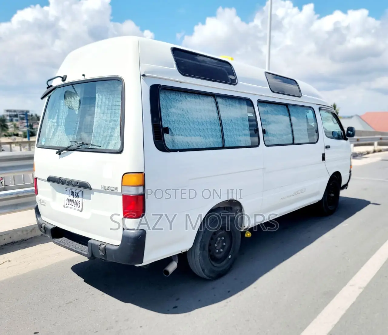 Toyota HiAce 2002 White
