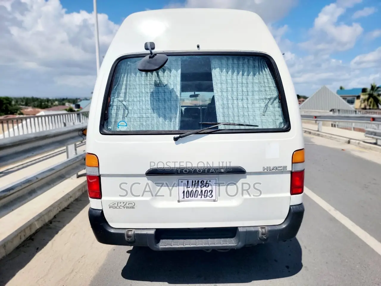 Toyota HiAce 2002 White