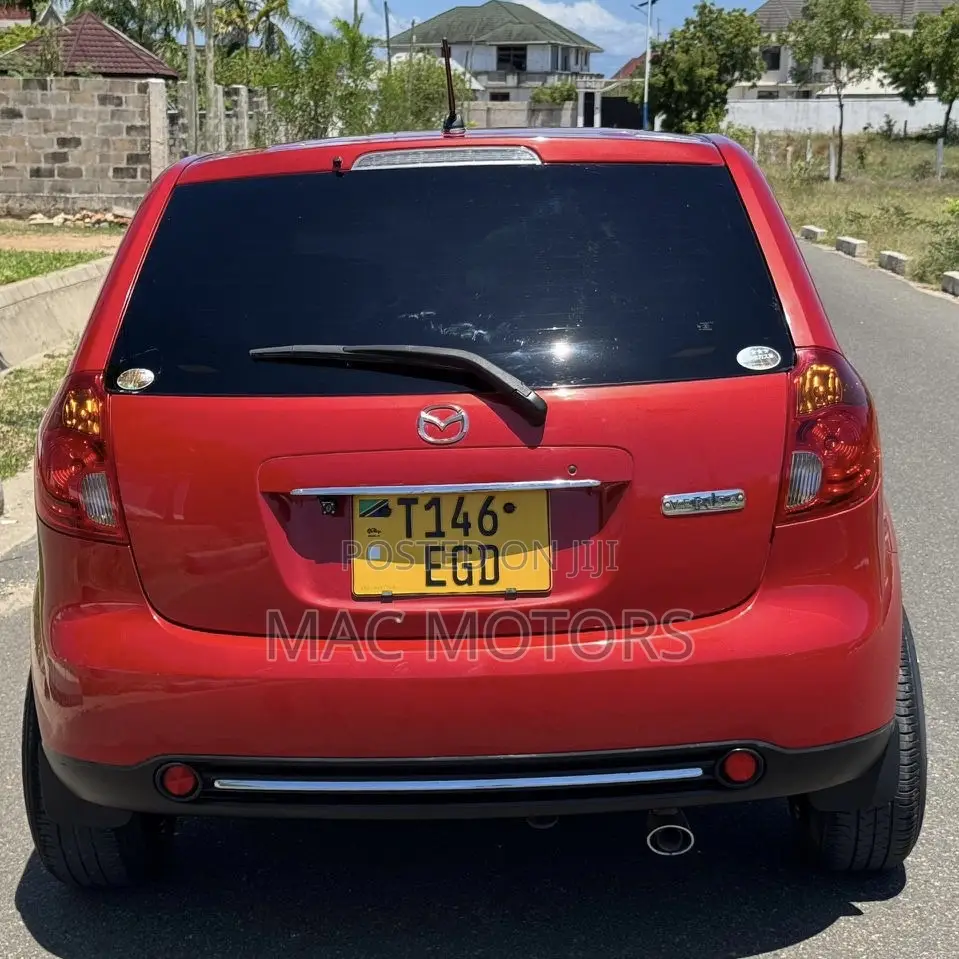 Mazda Verisa 2010 Red