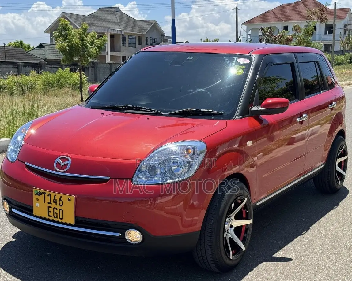 Mazda Verisa 2010 Red