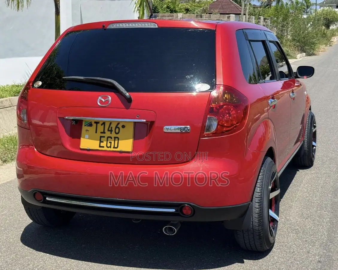 Mazda Verisa 2010 Red