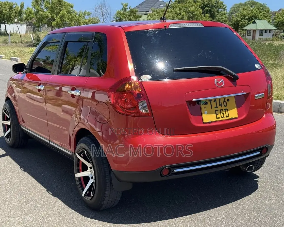 Mazda Verisa 2010 Red