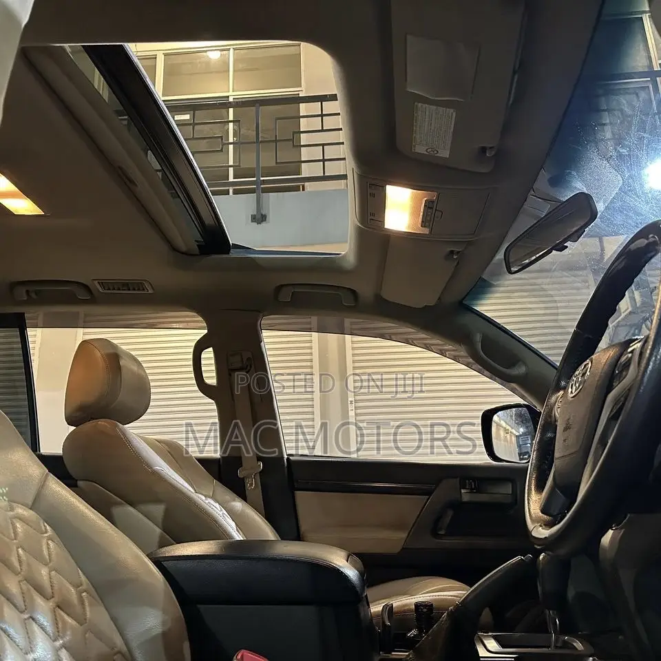 Toyota Land Cruiser 2011 Black