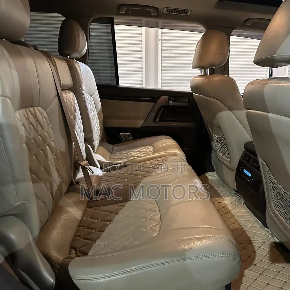 Toyota Land Cruiser 2011 Black