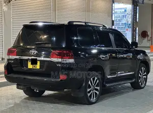 Toyota Land Cruiser 2011 Black