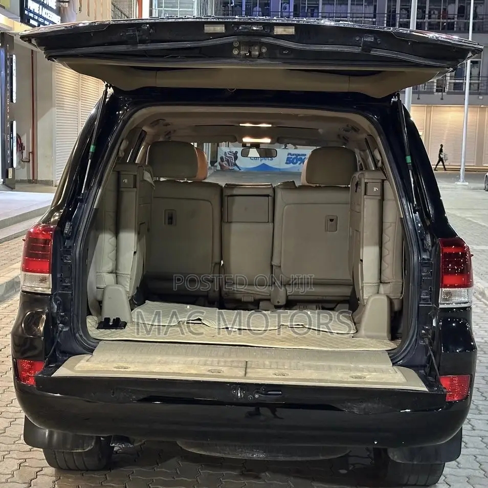 Toyota Land Cruiser 2011 Black