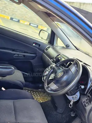 Toyota Wish 2004 Blue