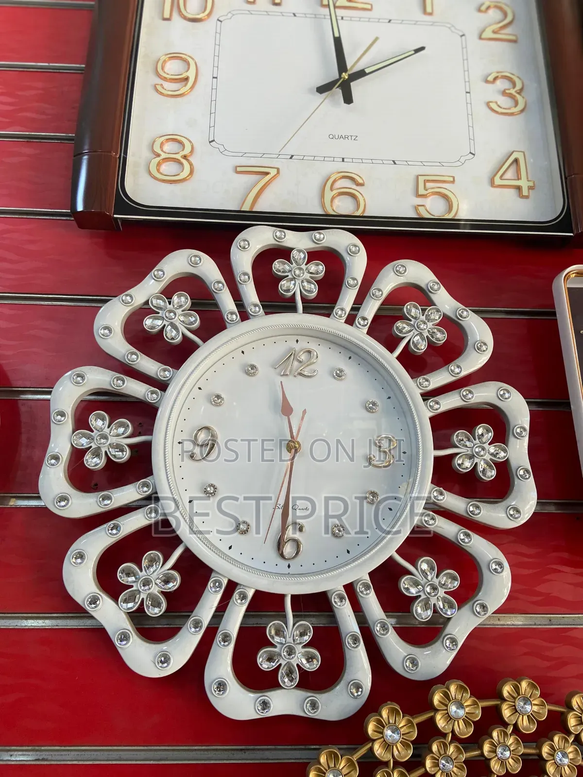 Quartz Fancy White Wall Silent Clock