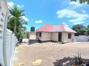 4bdrm Bungalow in Oyster Bay for sale