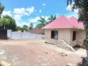 4bdrm Bungalow in Oyster Bay for sale