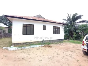 Photo - 3bdrm Bungalow in Kimara Suka for rent