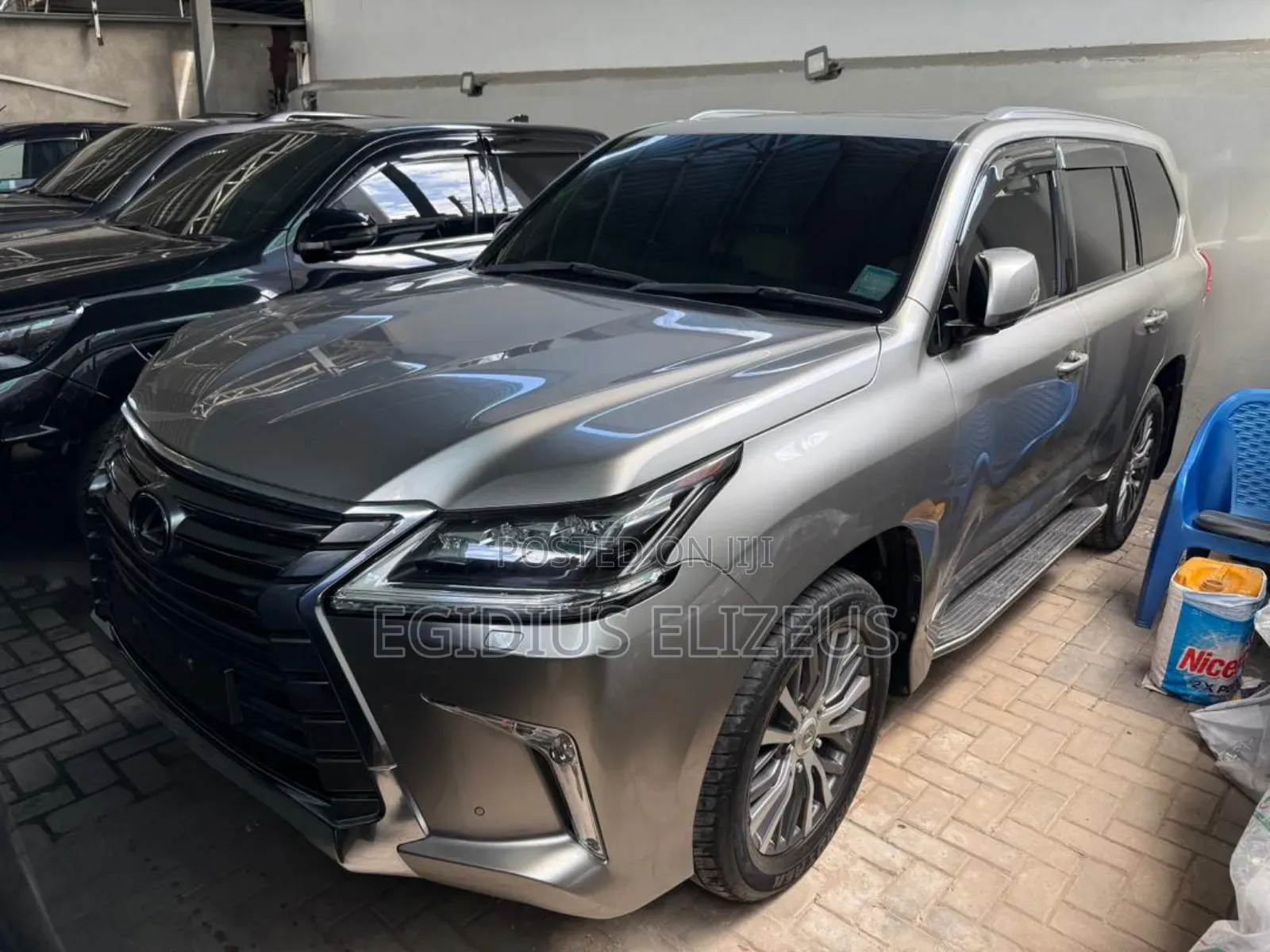 Lexus LX 2015 Silver