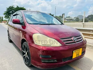 Toyota Ipsum 2004 Red