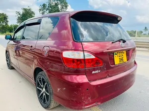 Toyota Ipsum 2004 Red