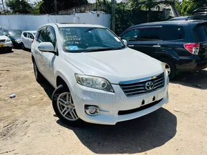 Photo - Toyota Vanguard 2010 White