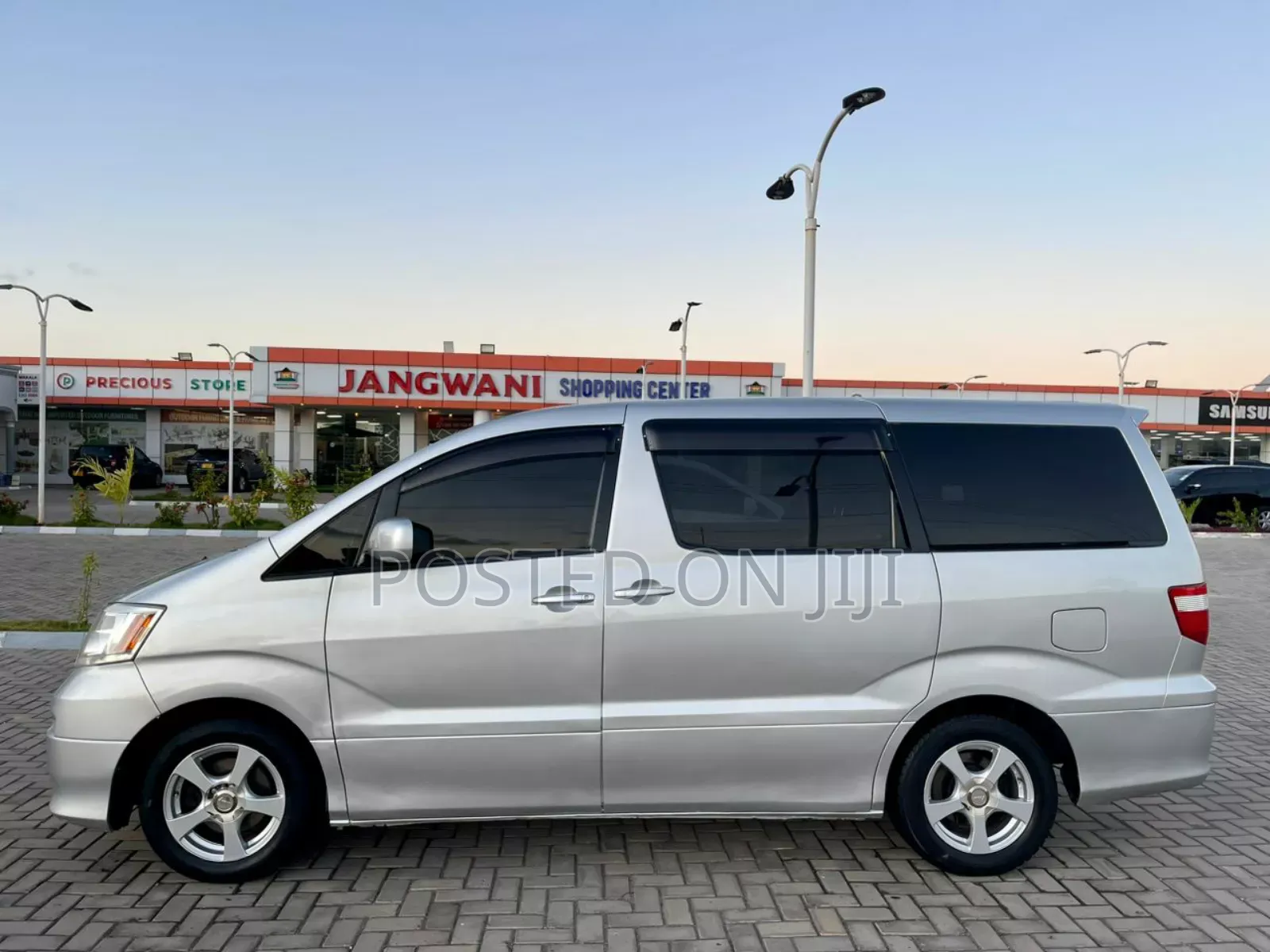 Toyota Alphard 2005 Silver