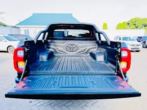 Toyota Hilux 2021 Black