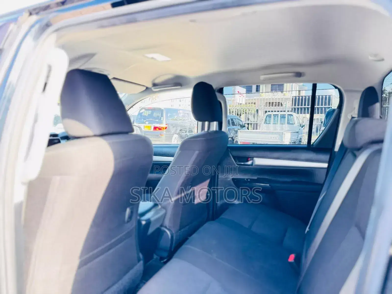 Toyota Hilux 2021 Black