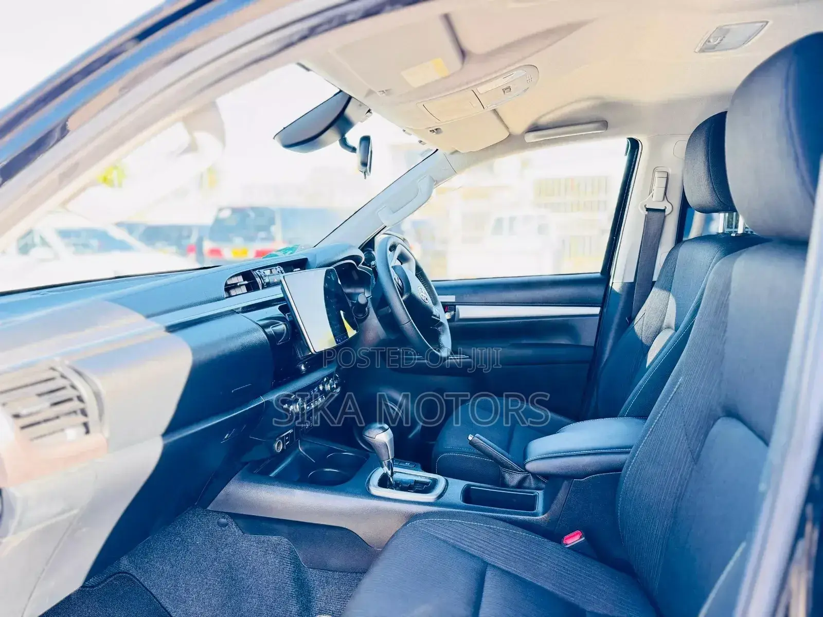 Toyota Hilux 2021 Black