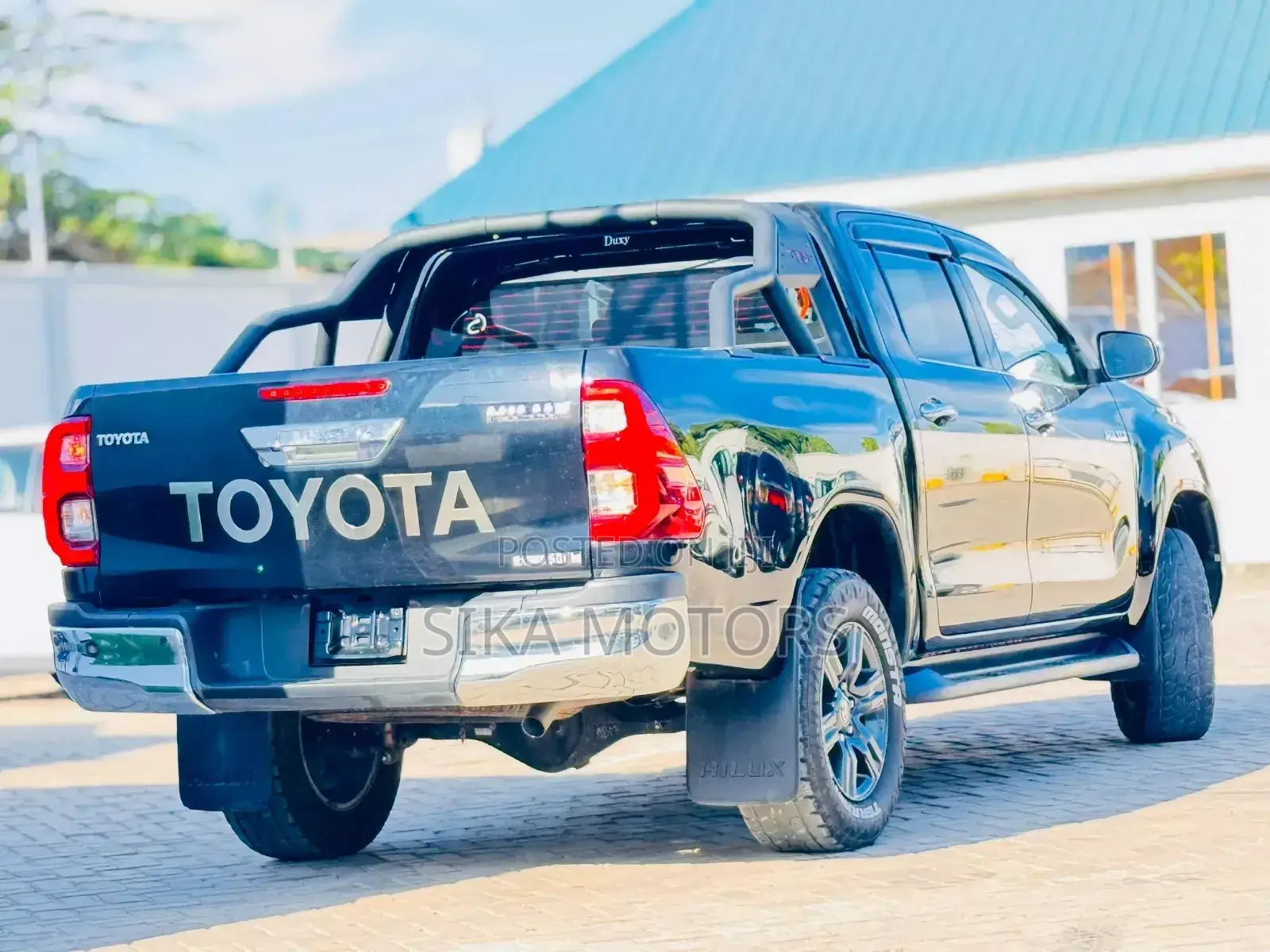 Toyota Hilux 2021 Black