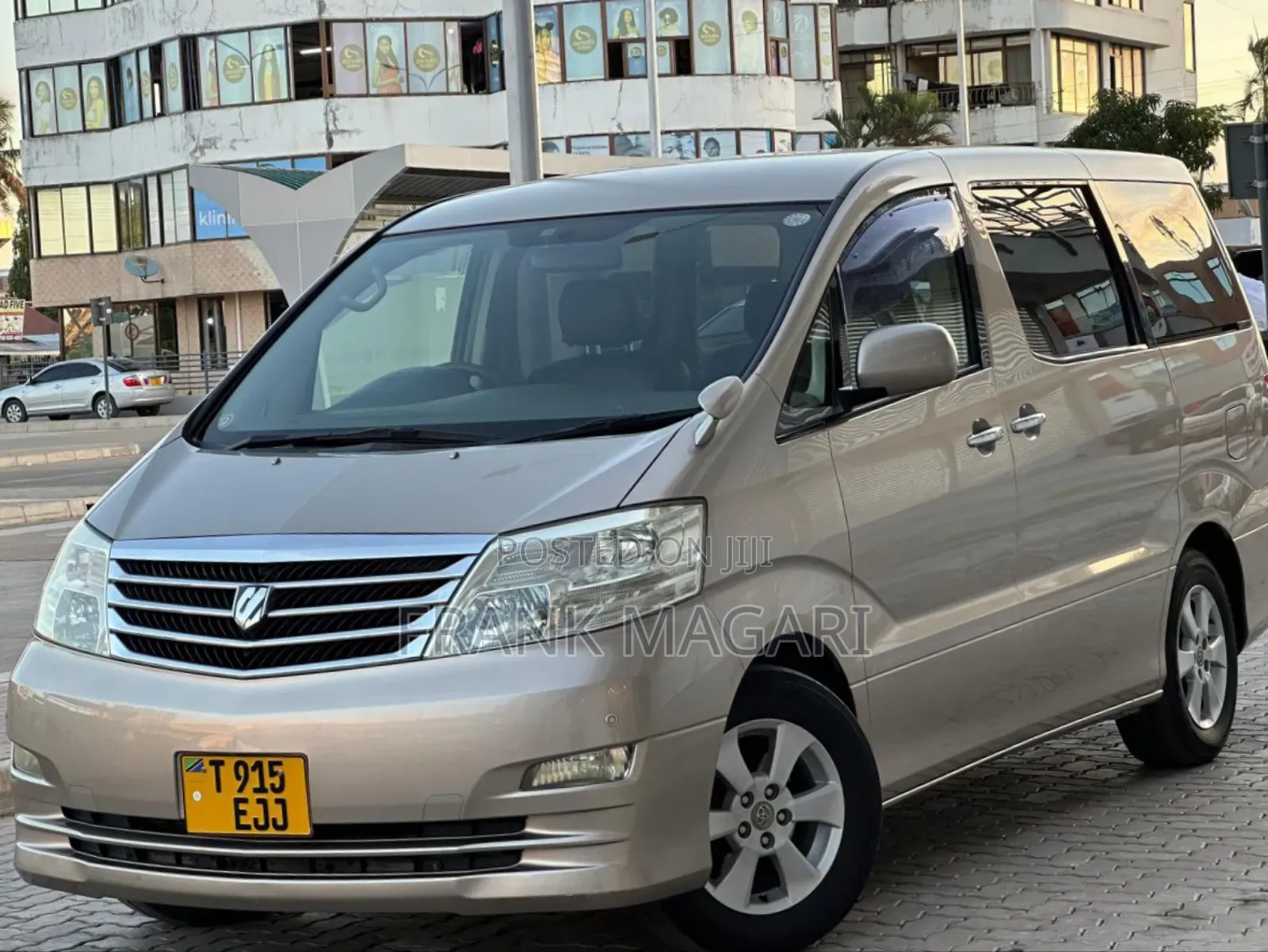 Toyota Alphard 2.4 Petrol FWD 2006 Gold