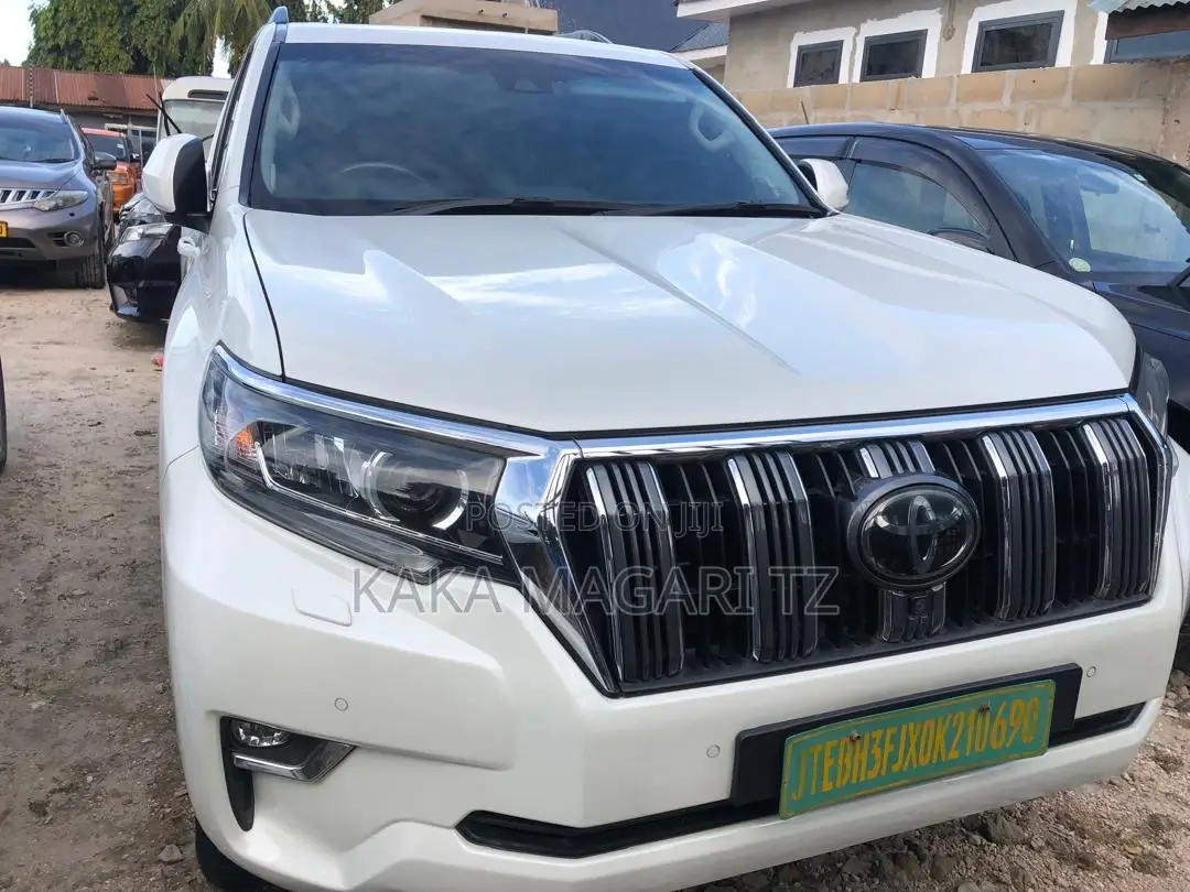 Toyota Land Cruiser Prado 2022 White