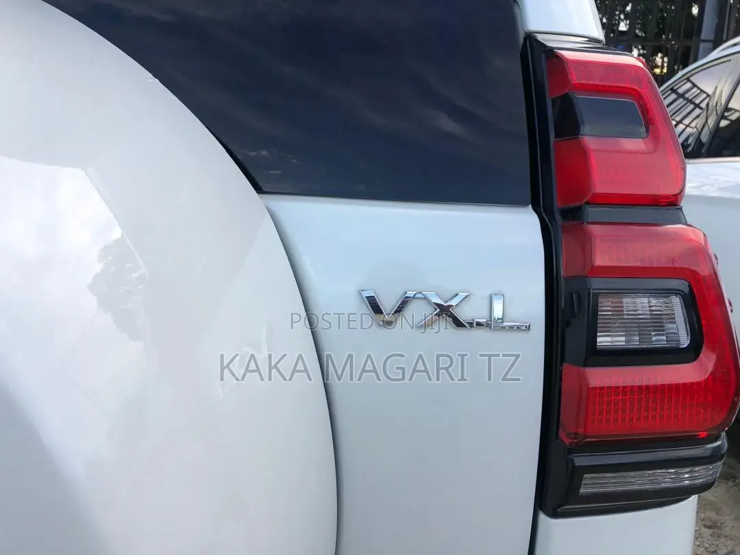 Toyota Land Cruiser Prado 2022 White