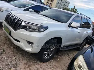 Toyota Land Cruiser Prado 2022 White