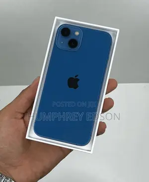 Photo - New Apple iPhone 13 128 GB Blue