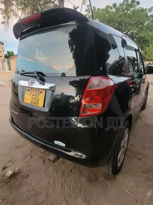 Toyota Ractis 2005 Black