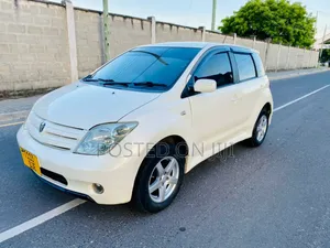 Toyota IST 2004 White