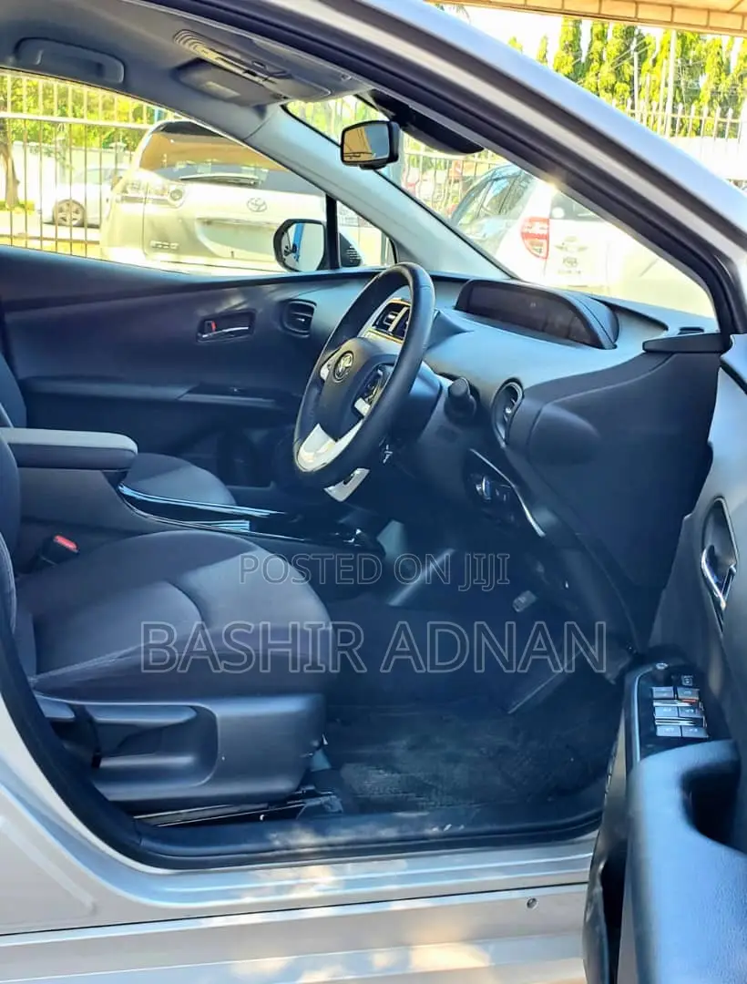 Toyota Prius 2017 Silver