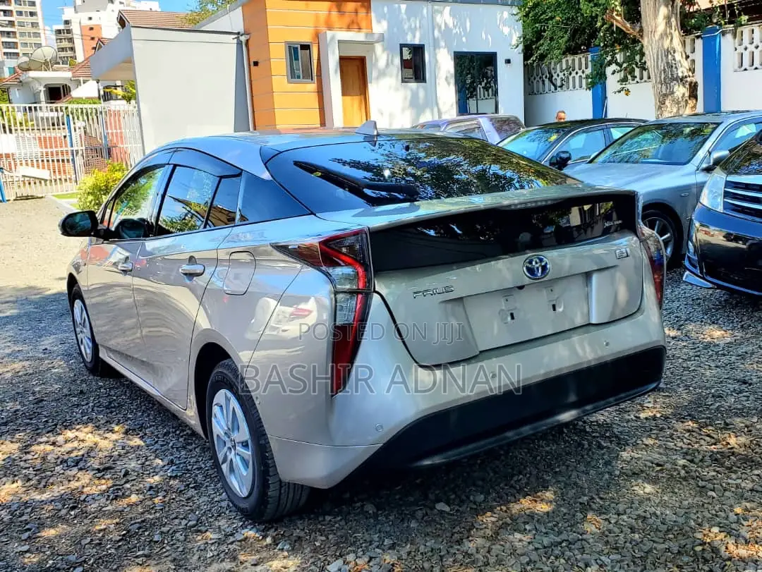 Toyota Prius 2017 Silver
