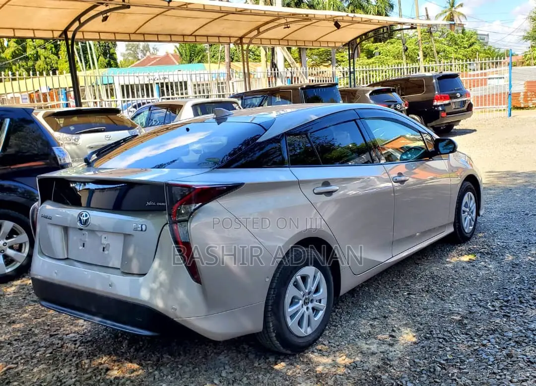 Toyota Prius 2017 Silver