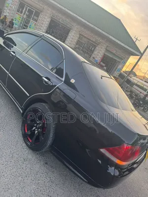Toyota Crown Royale 2005 Black