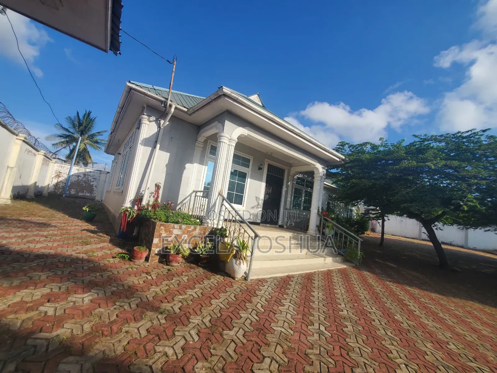 5bdrm House in Goba Tegeta A for sale