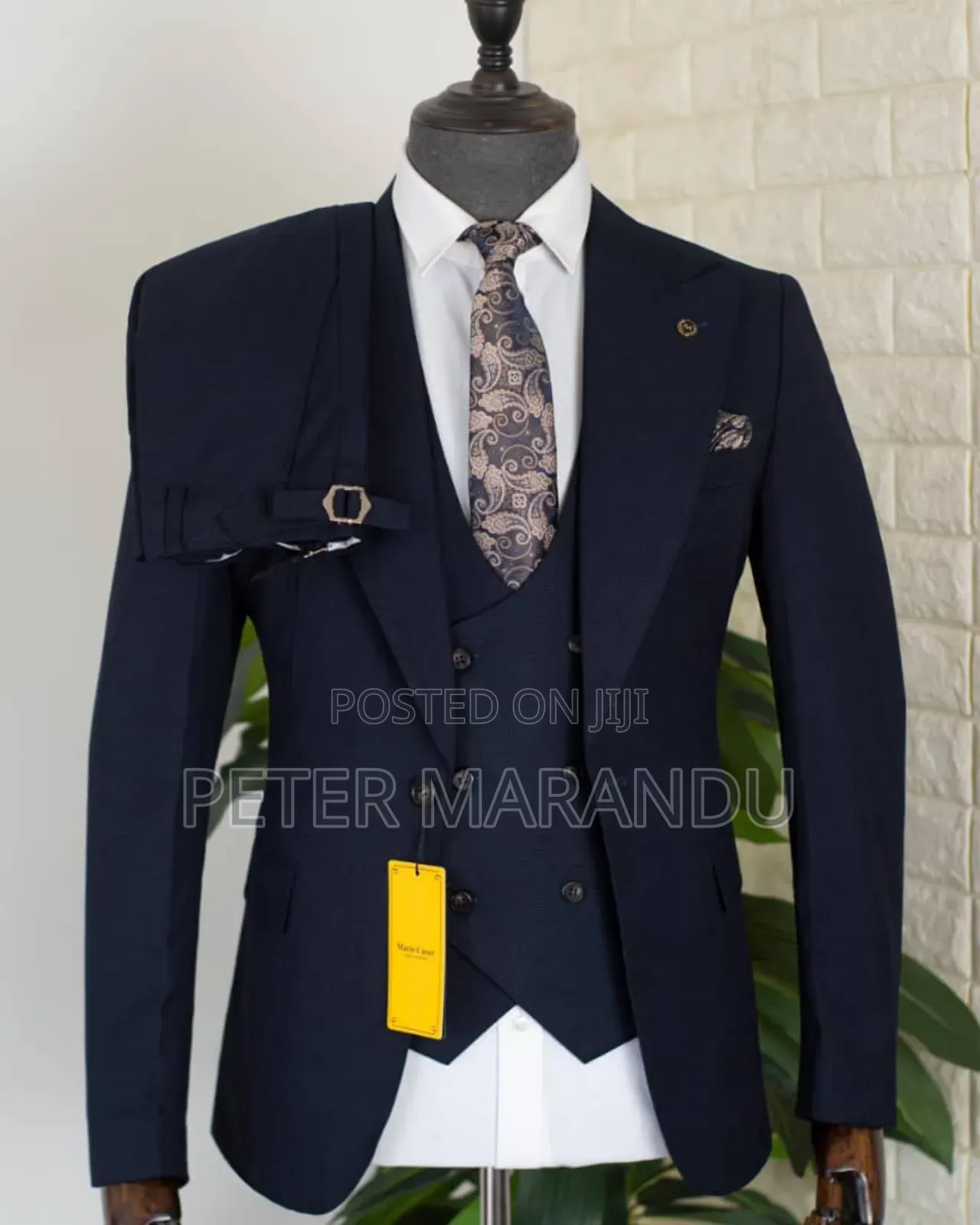 Suits Kali Na Nzuri Za Kiume