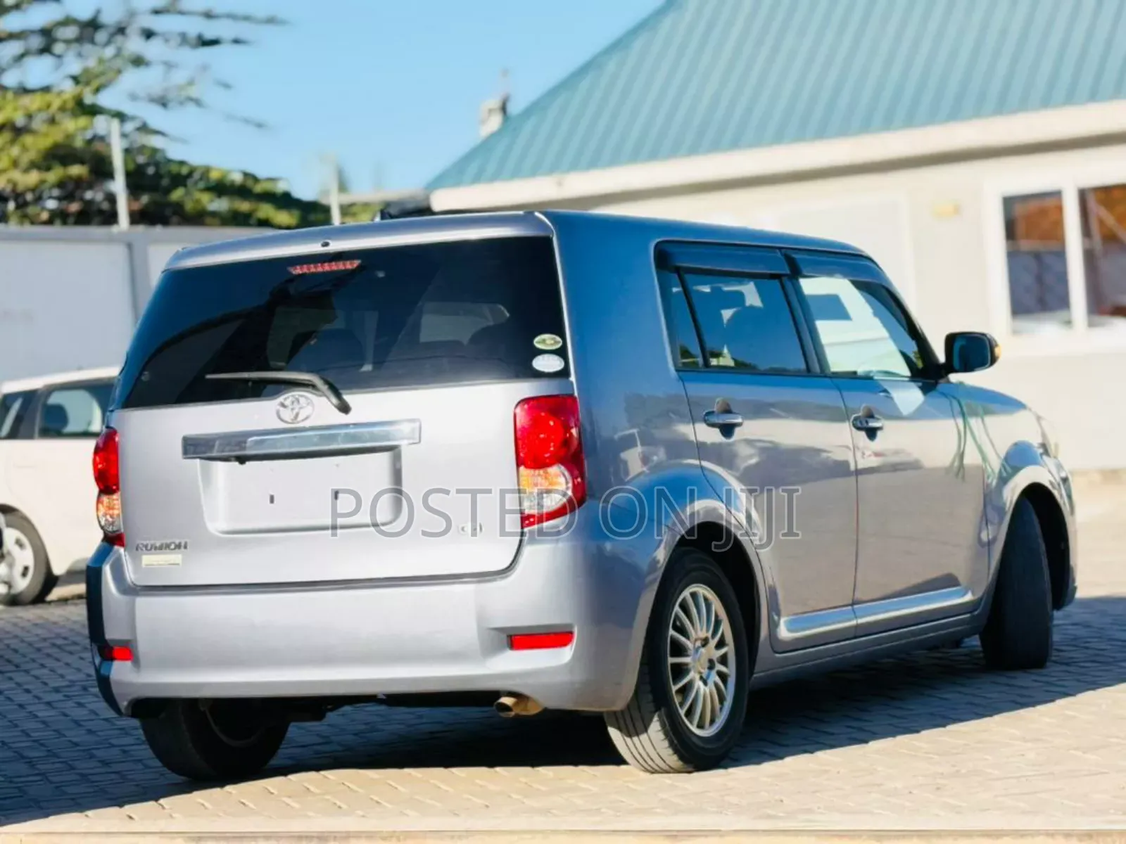 Toyota Rumion 2024 Silver