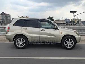 Toyota RAV4 Automatic 2003 Gold