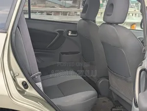 Toyota RAV4 Automatic 2003 Gold