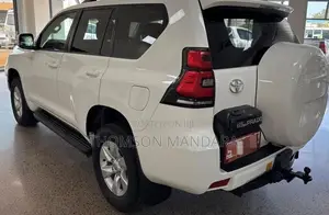 Toyota Land Cruiser Prado 2019 White