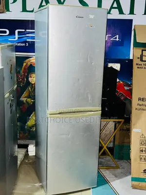 Candy Fridge Lita 330L Halijaguswa