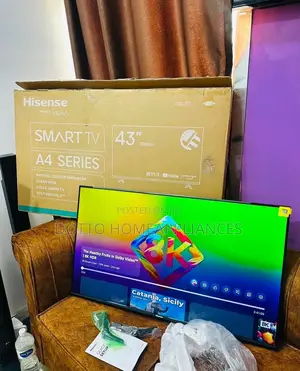HISENSE SMART TV // 43inches //