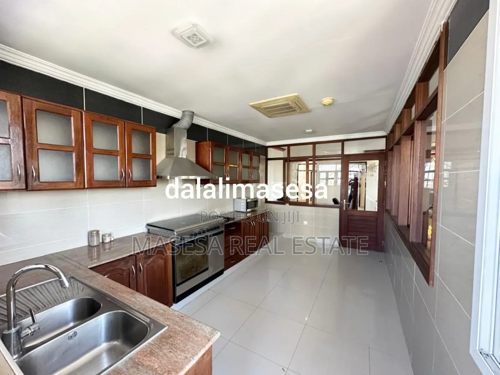 Furnished 4bdrm Apartment in Upanga East for rent