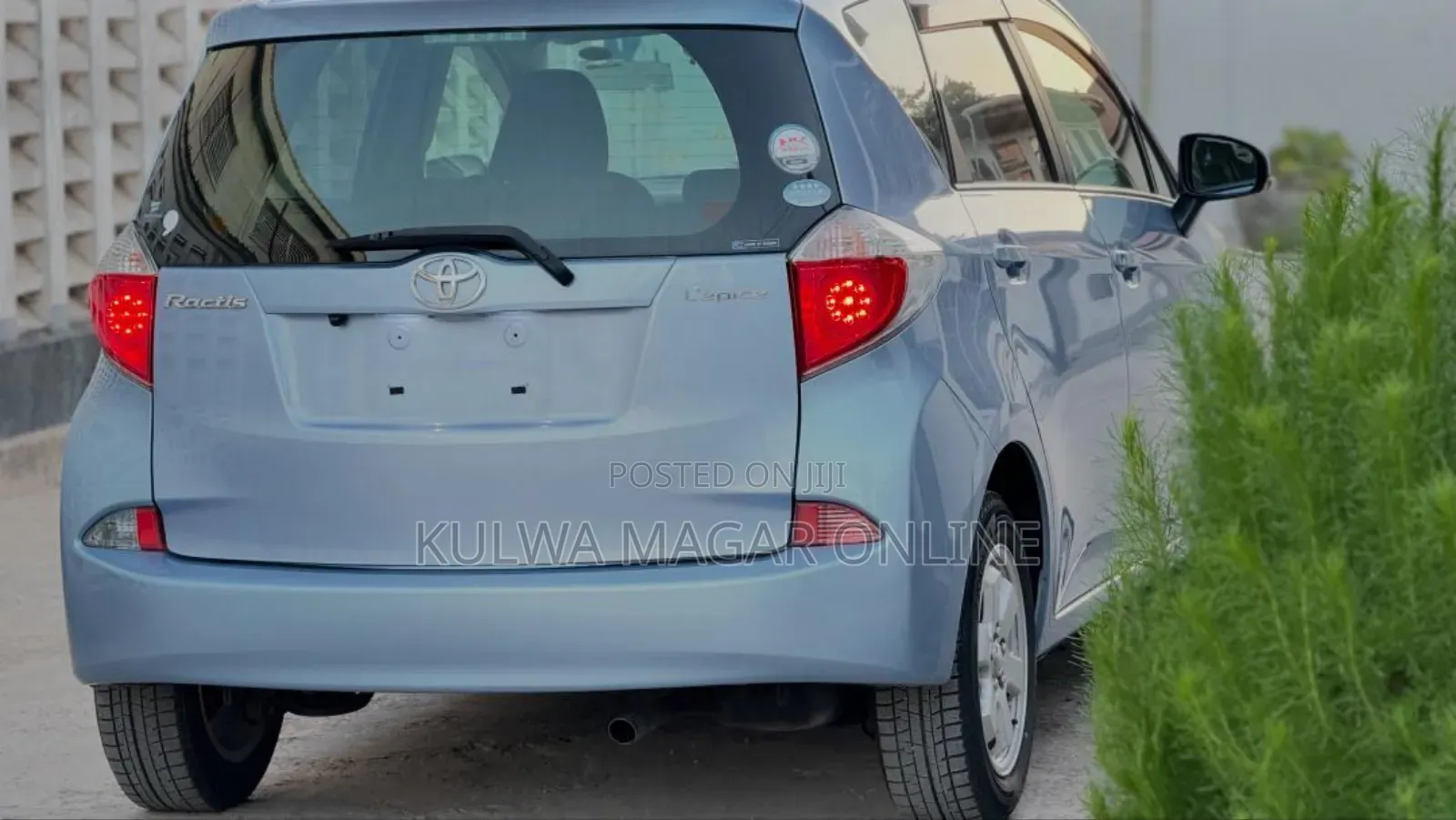Toyota Ractis 2012 Silver